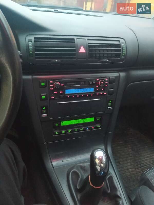 Лифтбек Skoda Superb 2003 в Мостиске