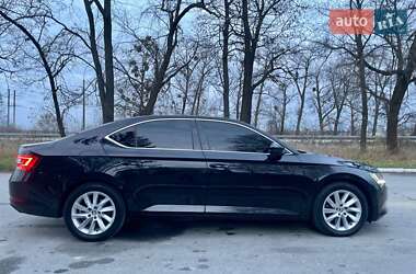 Лифтбек Skoda Superb 2017 в Звягеле