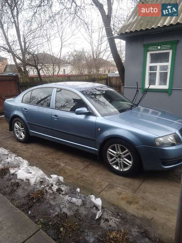 Ліфтбек Skoda Superb 2004 в Сумах