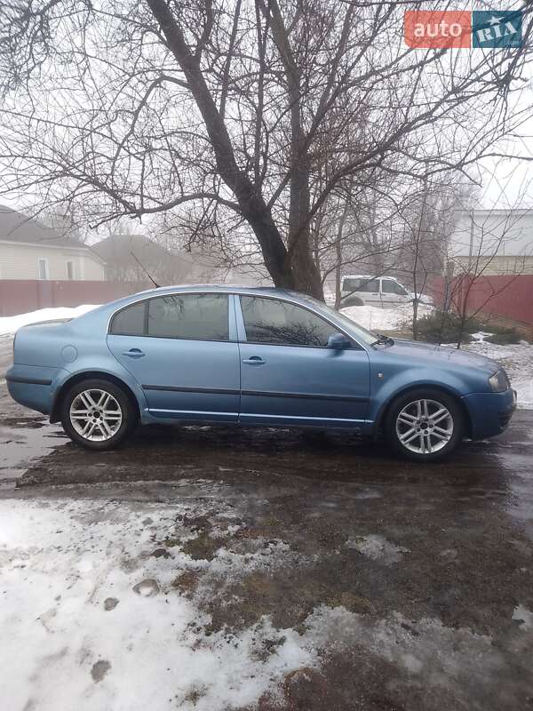 Ліфтбек Skoda Superb 2004 в Сумах