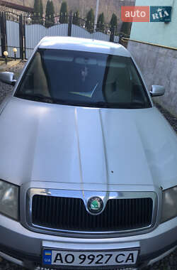 Лифтбек Skoda Superb 2004 в Хусте