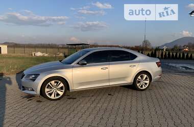 Лифтбек Skoda Superb 2015 в Тячеве