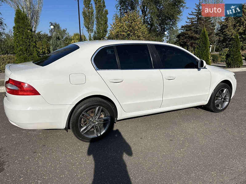 Ліфтбек Skoda Superb 2011 в Кам'янському