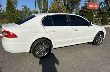 Лифтбек Skoda Superb 2011 в Каменском