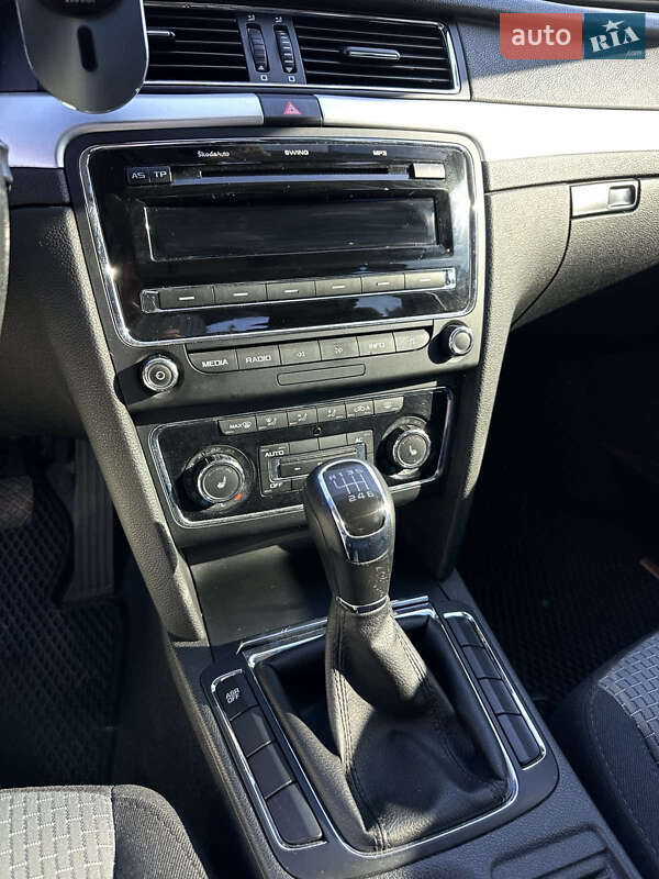 Ліфтбек Skoda Superb 2011 в Кам'янському