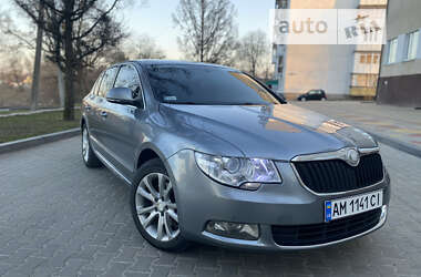 Лифтбек Skoda Superb 2011 в Звягеле