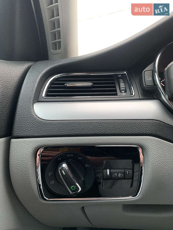 Универсал Skoda Superb 2012 в Хмельницком