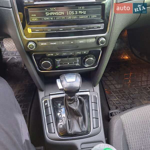 Ліфтбек Skoda Superb 2012 в Дніпрі