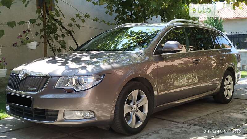 Універсал Skoda Superb 2010 в Береговому