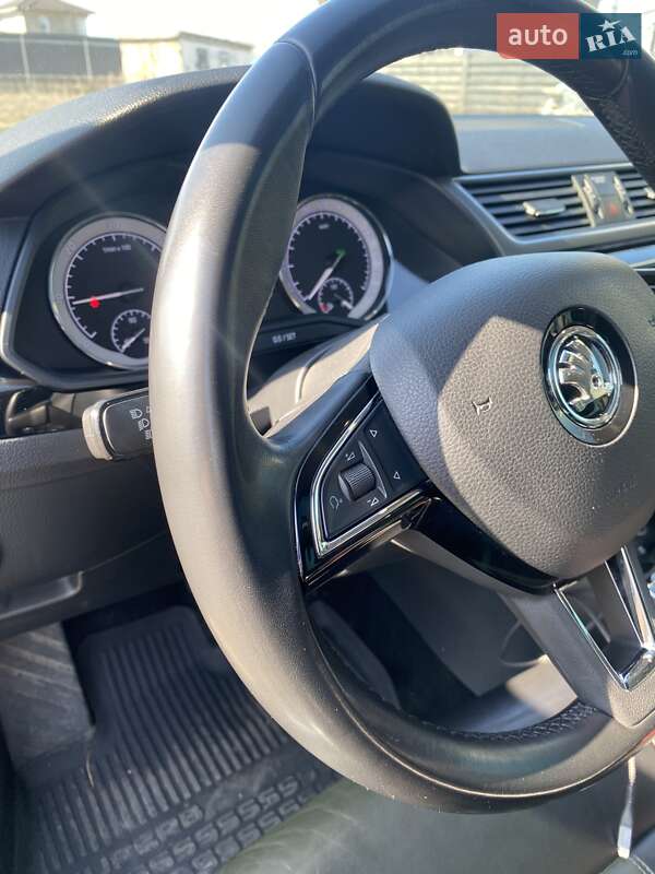 Лифтбек Skoda Superb 2017 в Буче