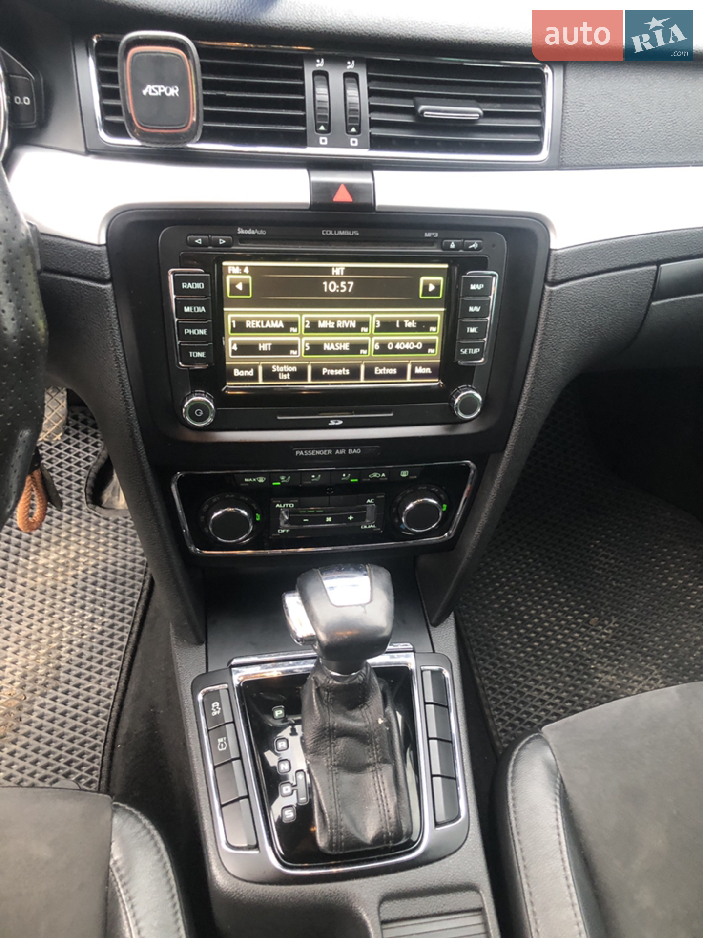 2010 Skoda Superb - мініатюра 10