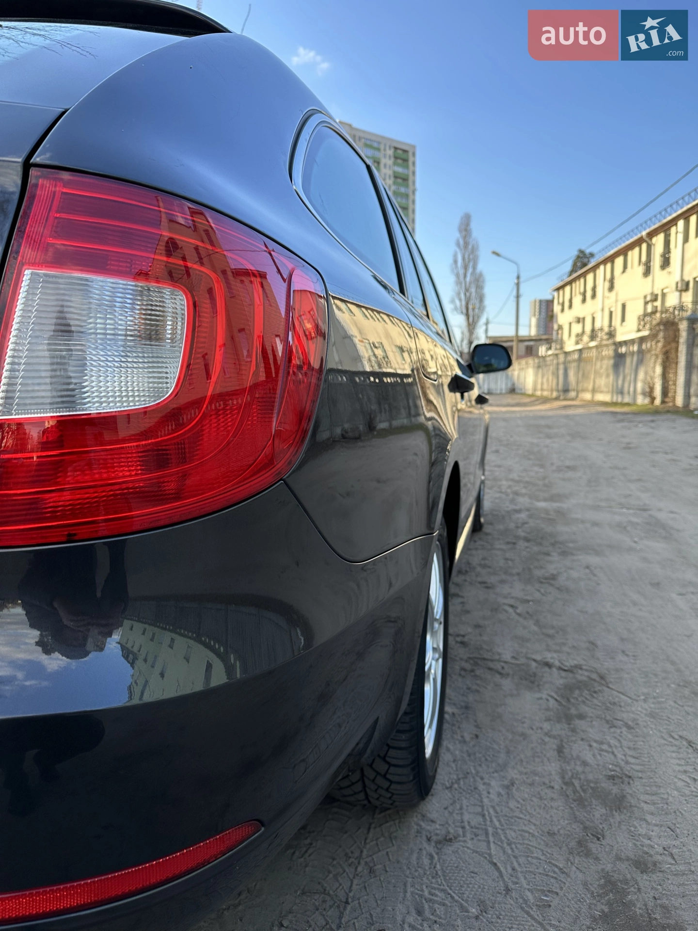 2010 Skoda Superb - мініатюра 4