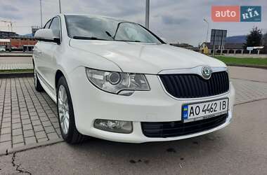 Лифтбек Skoda Superb 2011 в Хусте