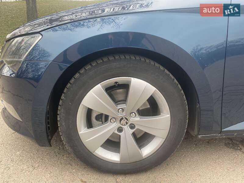 Универсал Skoda Superb 2017 в Кропивницком