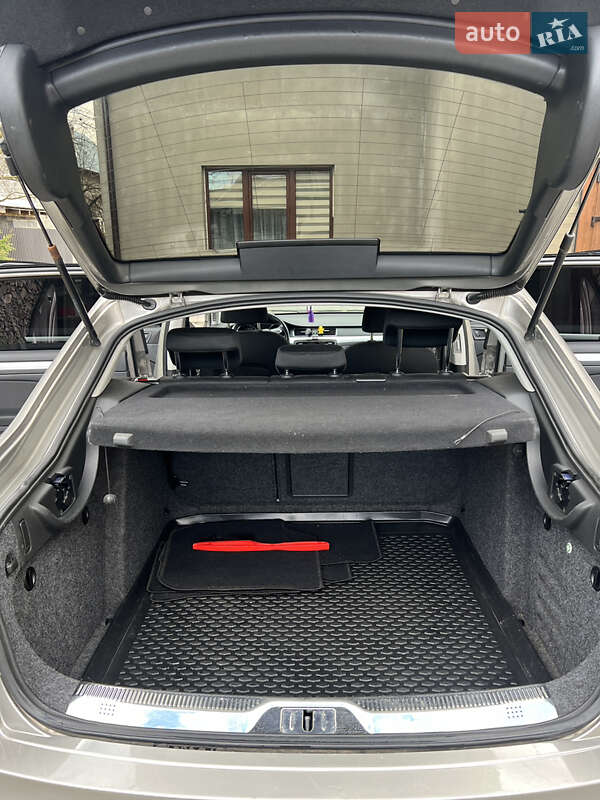 Лифтбек Skoda Superb 2013 в Иршаве