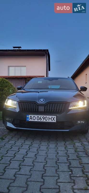 Универсал Skoda Superb 2019 в Ужгороде