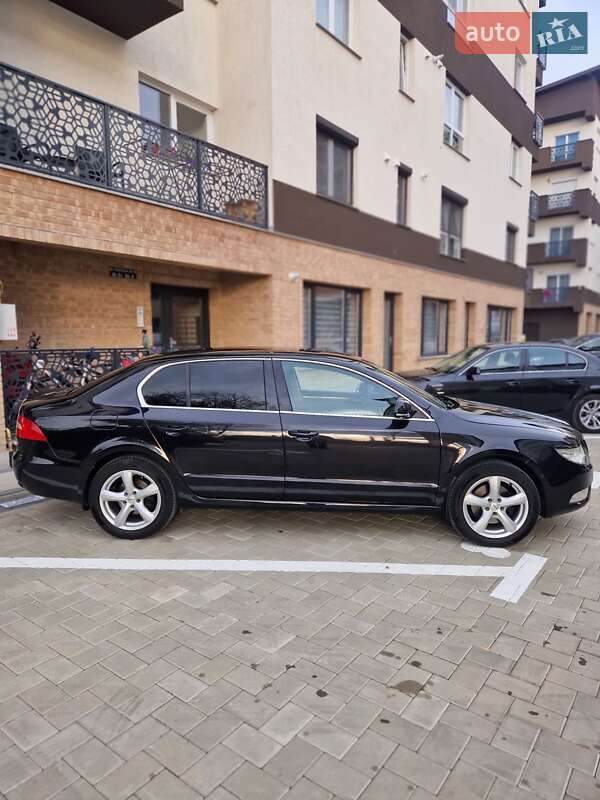 Лифтбек Skoda Superb 2009 в Сторожинце