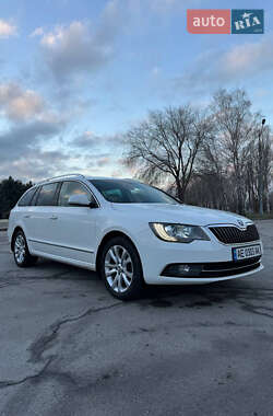 Универсал Skoda Superb 2014 в 