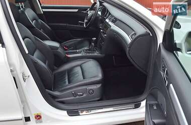 Універсал Skoda Superb 2013 в 