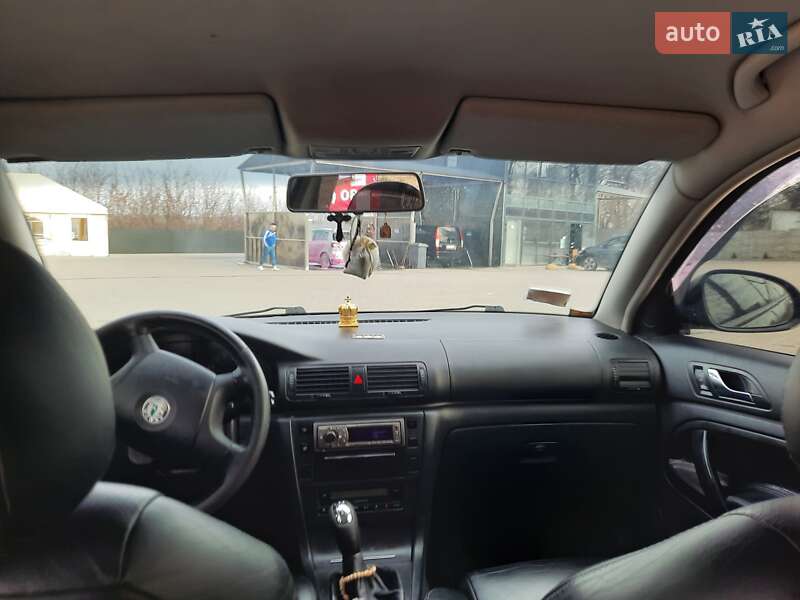Лифтбек Skoda Superb 2006 в Черновцах
