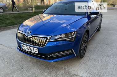 Лифтбек Skoda Superb 2020 в 