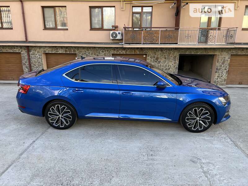 Лифтбек Skoda Superb 2020 в Ужгороде