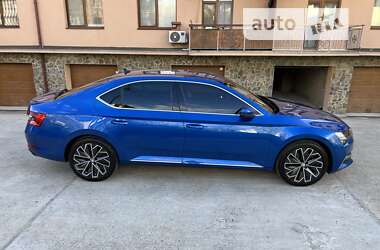 Лифтбек Skoda Superb 2020 в 