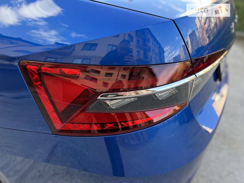Лифтбек Skoda Superb 2020 в Ужгороде
