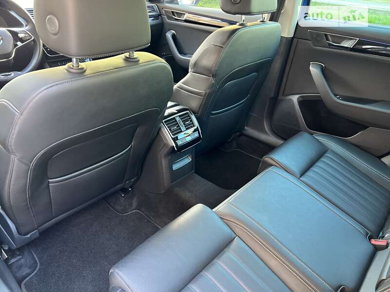 Лифтбек Skoda Superb 2020 в Ужгороде