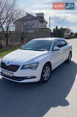 Лифтбек Skoda Superb 2017 в 