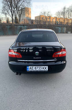 Ліфтбек Skoda Superb 2011 в Дніпрі