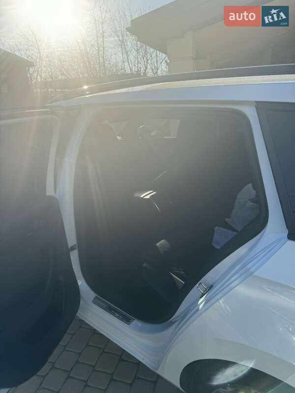 Універсал Skoda Superb 2017 в Ужгороді