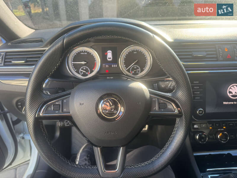 Універсал Skoda Superb 2017 в Ужгороді