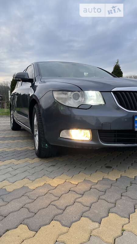 Лифтбек Skoda Superb 2009 в Иршаве