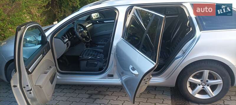 Универсал Skoda Superb 2012 в Ужгороде