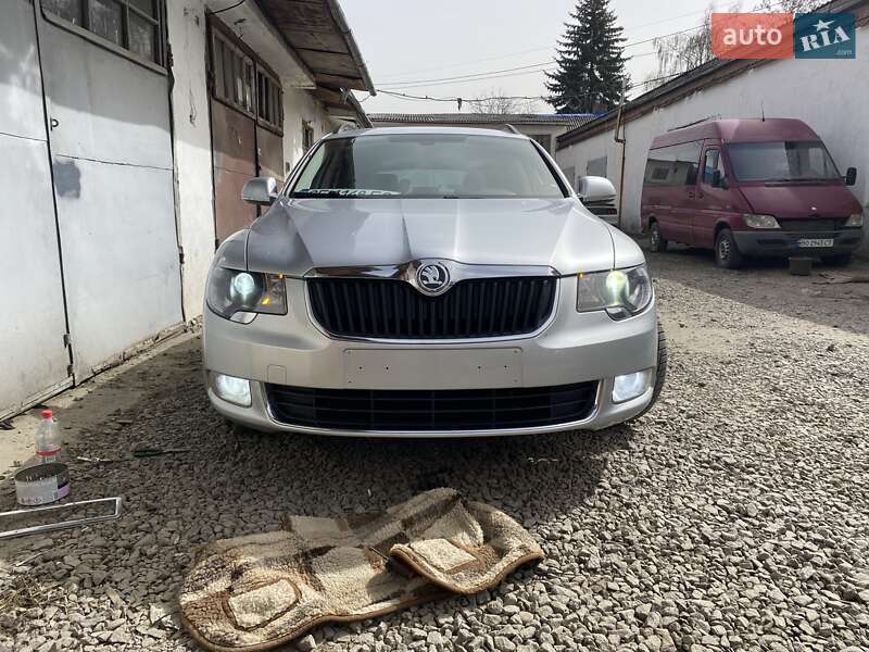 Универсал Skoda Superb 2012 в Черновцах