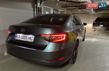 Лифтбек Skoda Superb 2018 в 