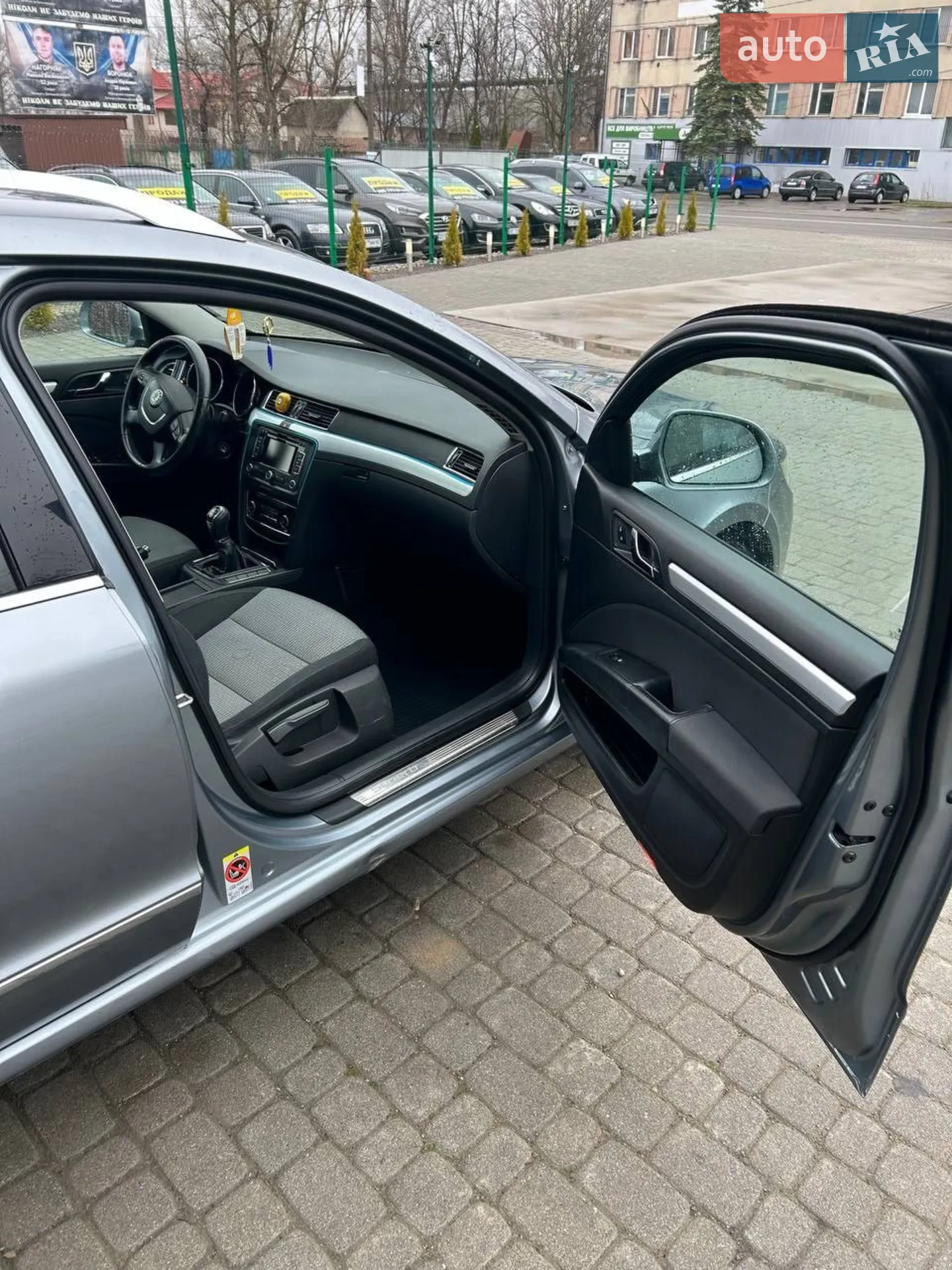 2010 Skoda Superb - мініатюра 28