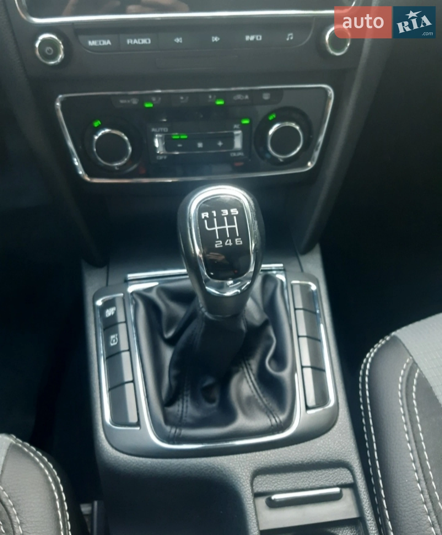 2012 Skoda Superb - мініатюра 10