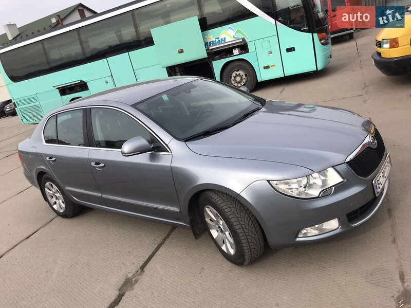 Лифтбек Skoda Superb 2012 в Львове