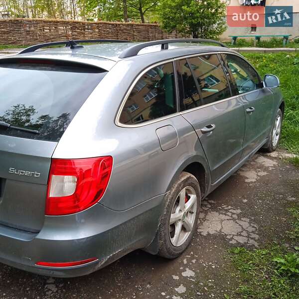 Универсал Skoda Superb 2012 в Бориславе