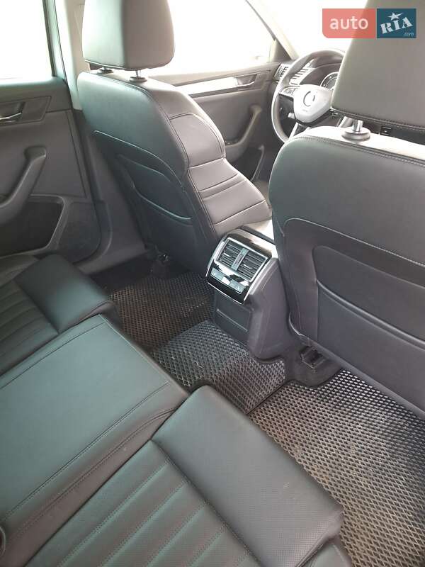 Универсал Skoda Superb 2019 в Ужгороде