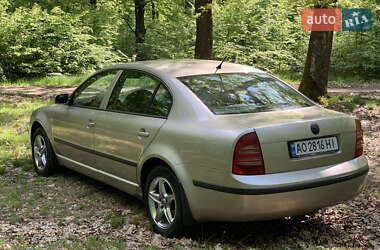 Лифтбек Skoda Superb 2005 в 
