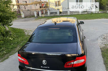 Лифтбек Skoda Superb 2011 в Калуше