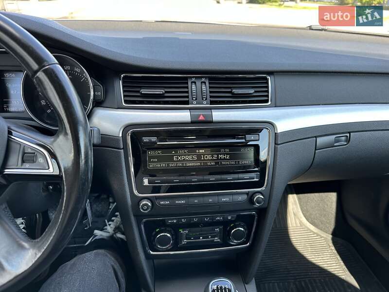Лифтбек Skoda Superb 2013 в Ужгороде