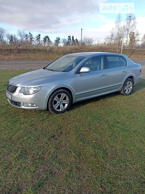 Хэтчбек Skoda Superb 2012 в Кременце