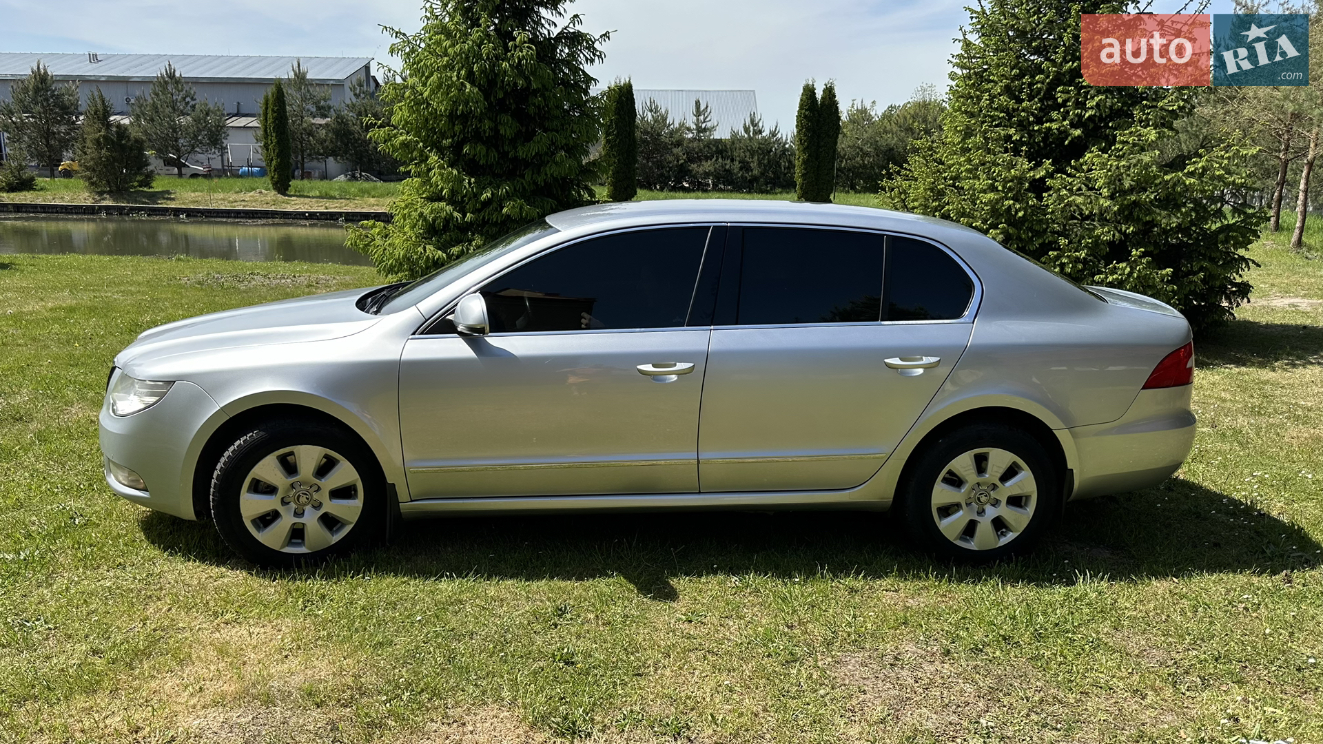 2010 Skoda Superb - мініатюра 6
