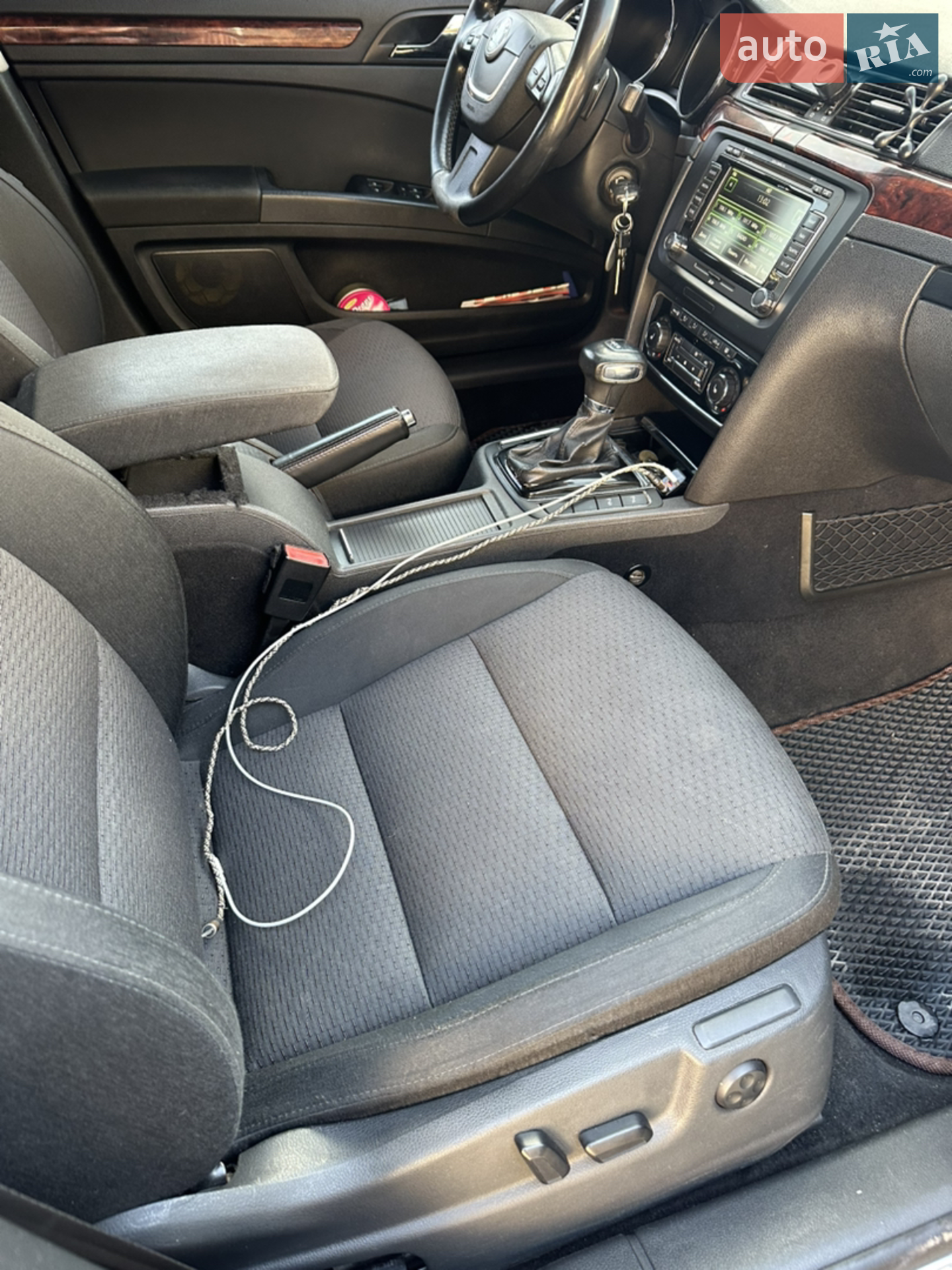 2010 Skoda Superb - мініатюра 15