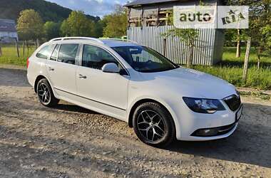 Універсал Skoda Superb 2013 в Тячеві