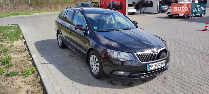 Универсал Skoda Superb 2013 в Тернополе